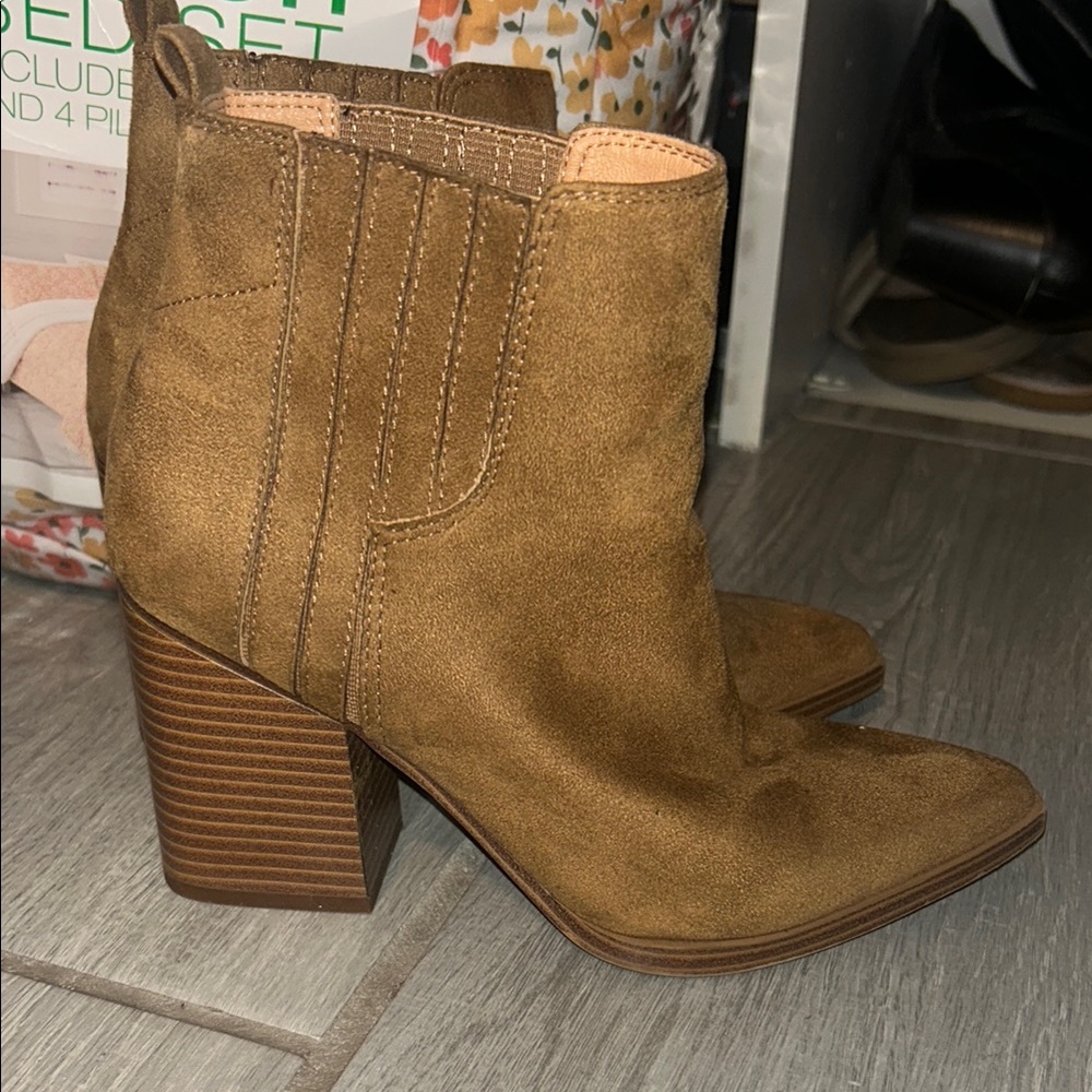 Women's Tan Suede Ankle Boots